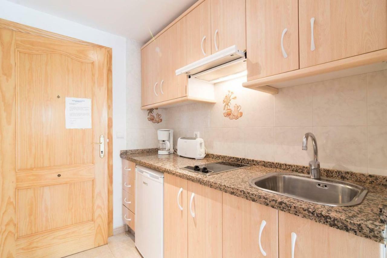 Apartamentos Vicenta Carihuela By Playa Miguel Torremolinos Esterno foto