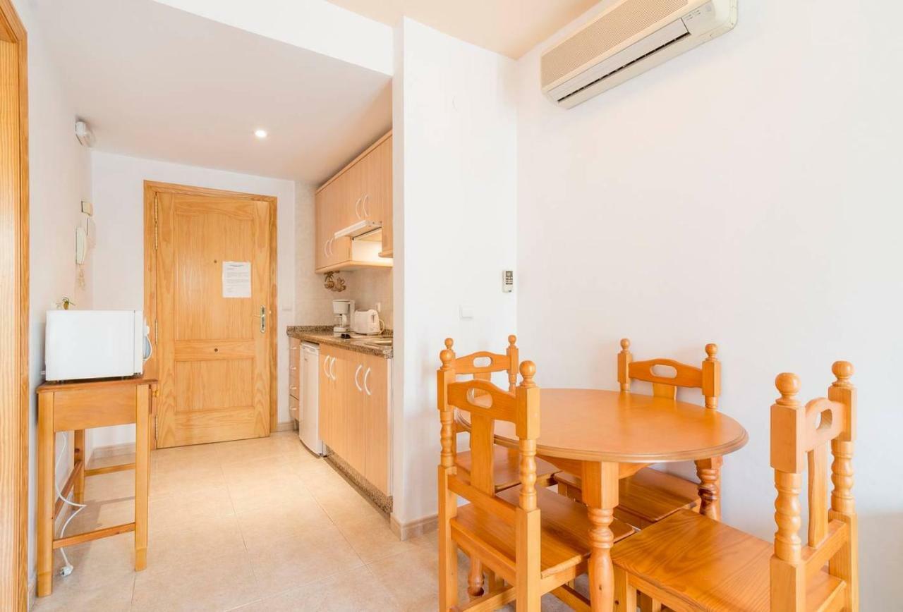 Apartamentos Vicenta Carihuela By Playa Miguel Torremolinos Esterno foto